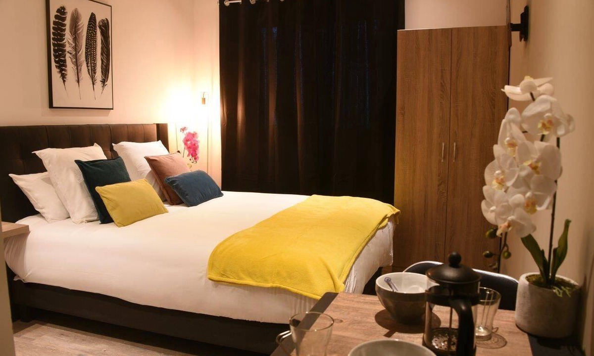Langon Hotel | Home Place