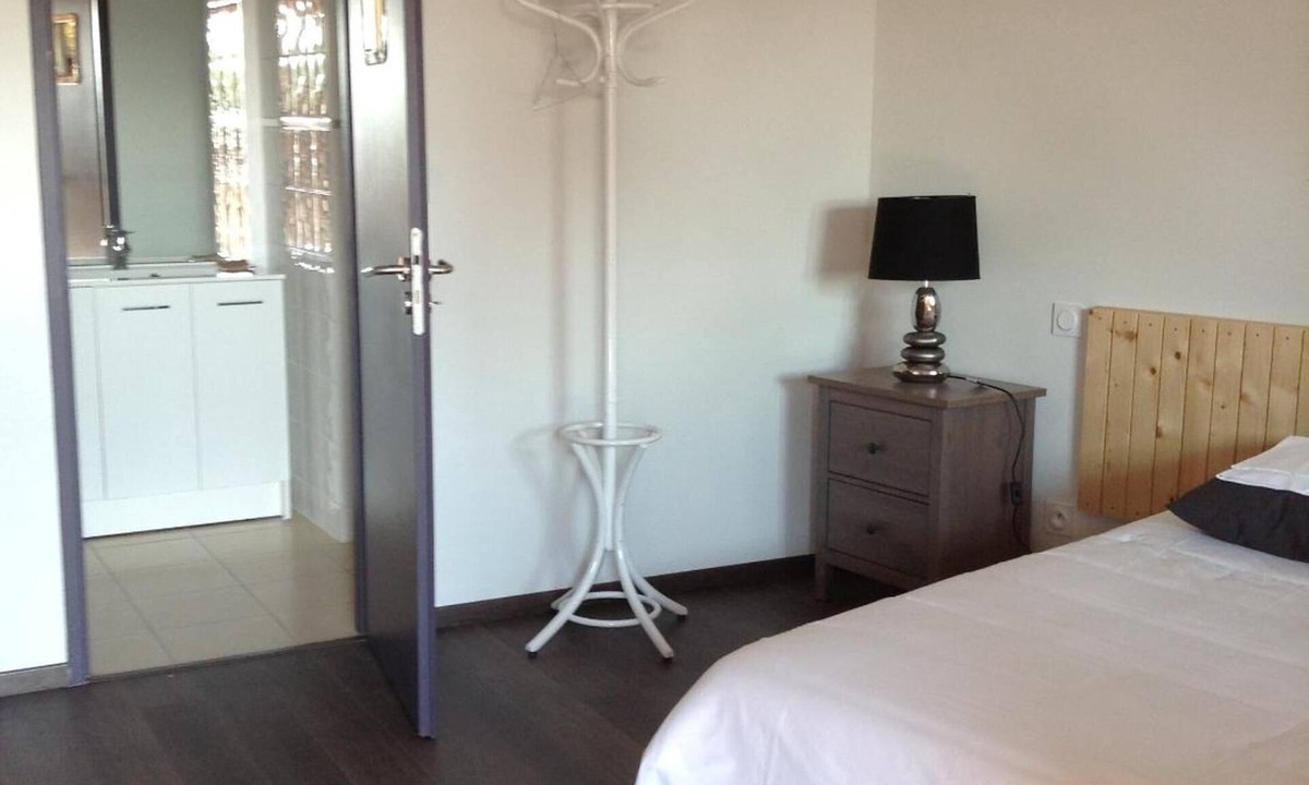 Perouges Hotel | The Resid For Calixte