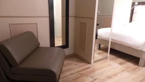 Porte-Saint-Martin Hotel | District Republique