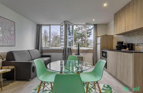 Vanves Apartment | Louis Vicat 2 - CI - Cozy flat for 4 Parc des Expo P de Versailles