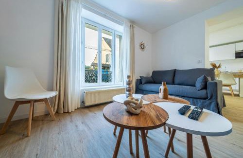 Villeneuve-le-Comte House | The Comte House - 16 Guests Near Disney