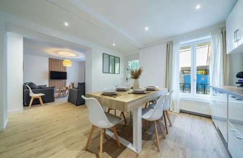 Villeneuve-le-Comte House | The Comte House - 16 Guests Near Disney