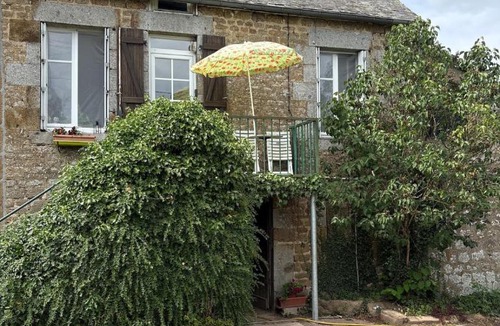 Athis-Val de Rouvre Apartment | 11 Steps Rustic Charming Flat in Normandy