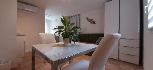 Seillons-Source-d'Argens Bed & Breakfast | Au Papillon Dort