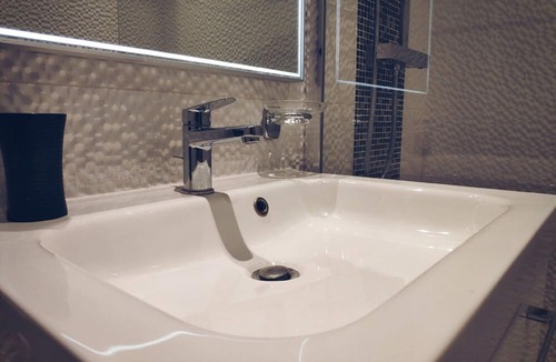 Porte-Saint-Martin Hotel | Hotel Little