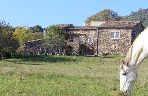 Saint-Vincent-de-Barres Bed & Breakfast | L'Attrape Reve