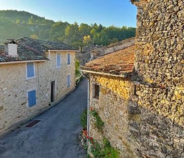 Oppedette Apartment | La Source