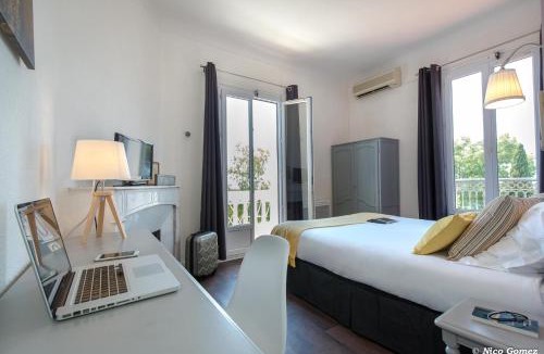 Saint-Raphael Hotel | Le Thimothée : Hôtel & Studios