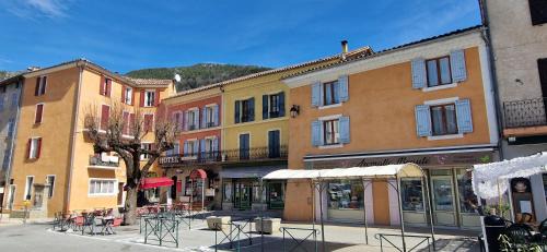 Annot Hotel | Les Callunes