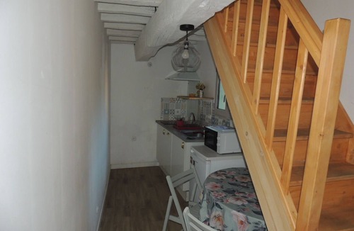 Rustrel Apartment | Studio in Rustrel Fully equipped, self-contained living room.