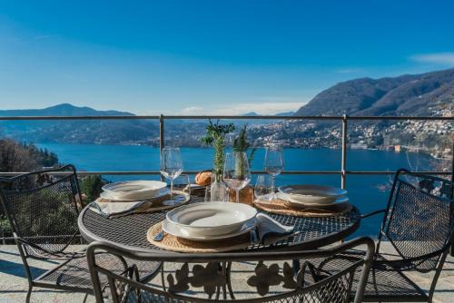 Villa Eugenia - Pool e Garden Retreat in Como by Rent All Como