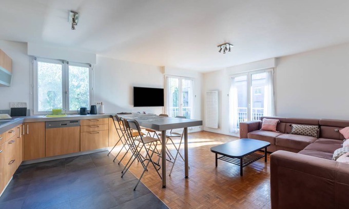 L'Hay-les-Roses Apartment | 86 m² Apartment ∙ 3 bedrooms ∙ 6 guests