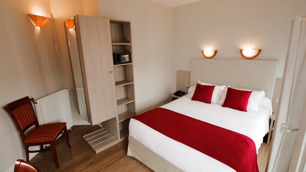 Photo of Bedroom in Porte-Saint-Martin