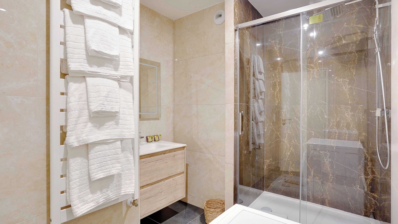 Photo of Bathroom in Levallois-Perret