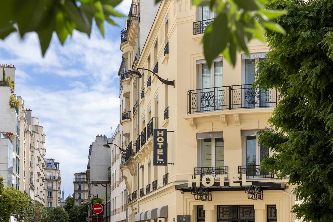 Photo of Others in Neuilly-sur-Seine